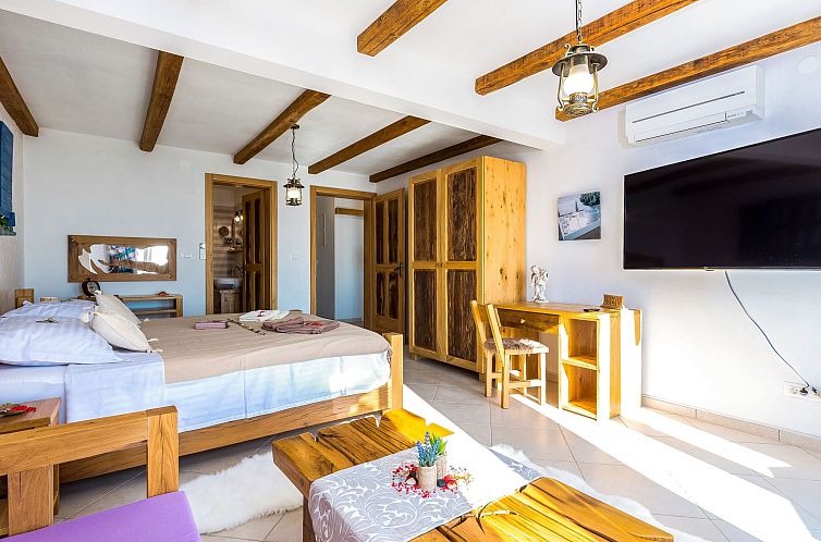 Vakantiehuis Meerblick Ferienvilla Haus Lucija mit Pool