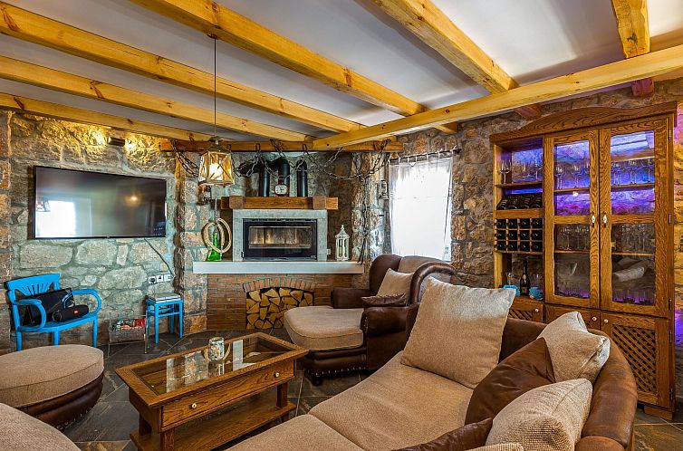 Vakantiehuis Meerblick Ferienvilla Haus Lucija mit Pool