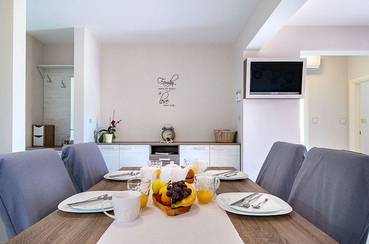 Appartement in Lopar mit Terrasse und Grill