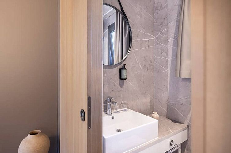 Hilltop Green Chalet