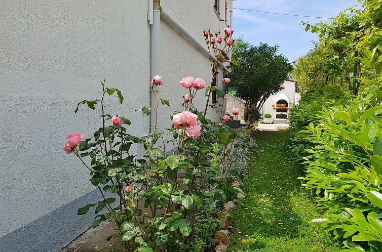 Appartement Apartment Bijelic - mit Balkon, 480 m vom Meer