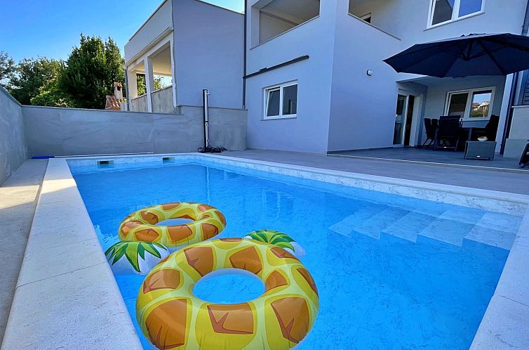 Appartement Apartment Bonum mit privatem Pool