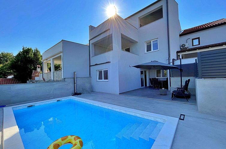 Appartement Apartment Bonum mit privatem Pool