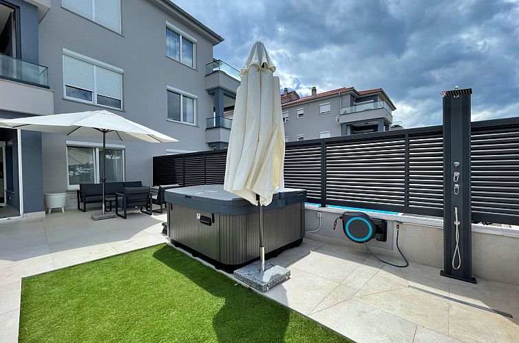 Appartement Apartment SeaLuxe mit Whirlpool
