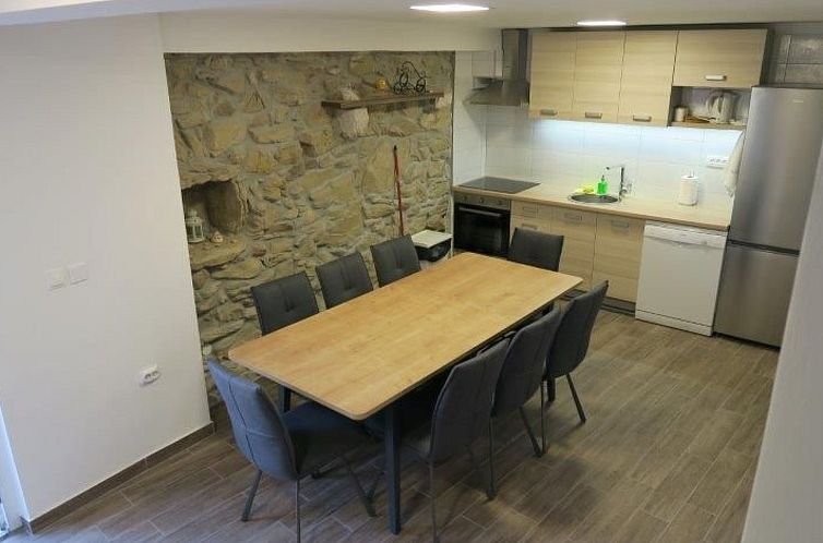 Unterkunft 10439103 - Ferienhaus Kvarner - Vakantiehuis Renoviertes Ferienhaus in Baska mit Terrasse