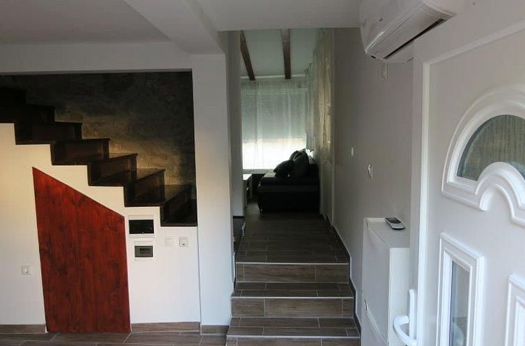 Vakantiehuis Renoviertes Ferienhaus in Baska mit Terrasse