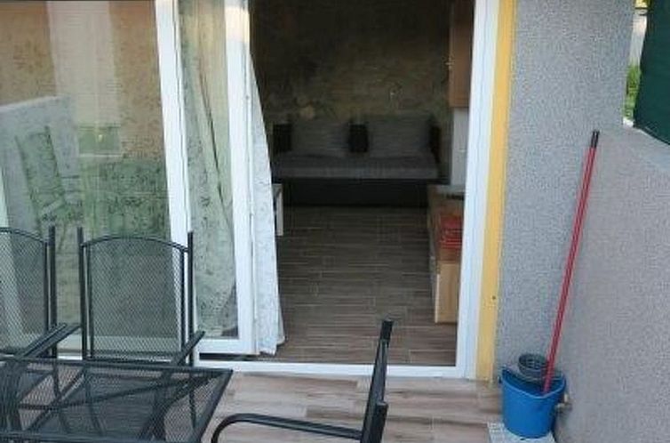 Vakantiehuis Renoviertes Ferienhaus in Baska mit Terrasse