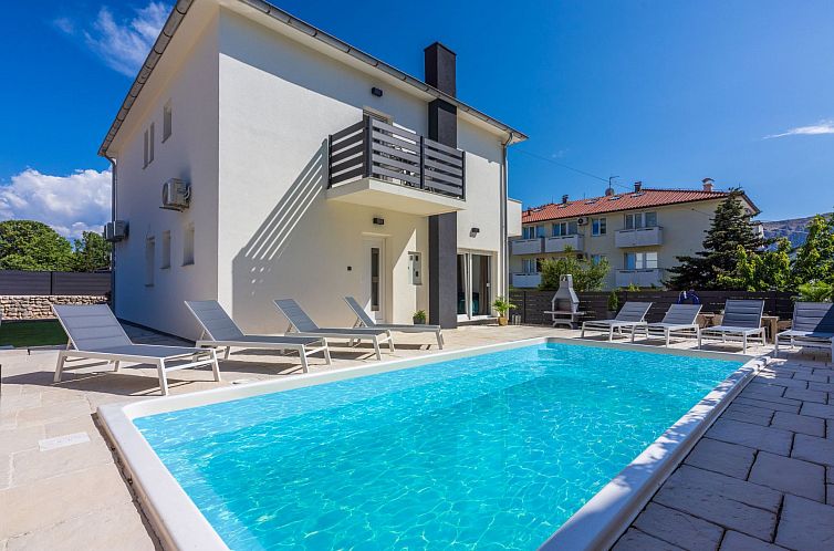 Vakantiehuis Villa mit privatem Pool für 8 Personen auf der