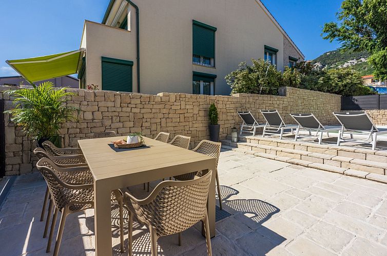 Vakantiehuis Villa mit privatem Pool für 8 Personen auf der