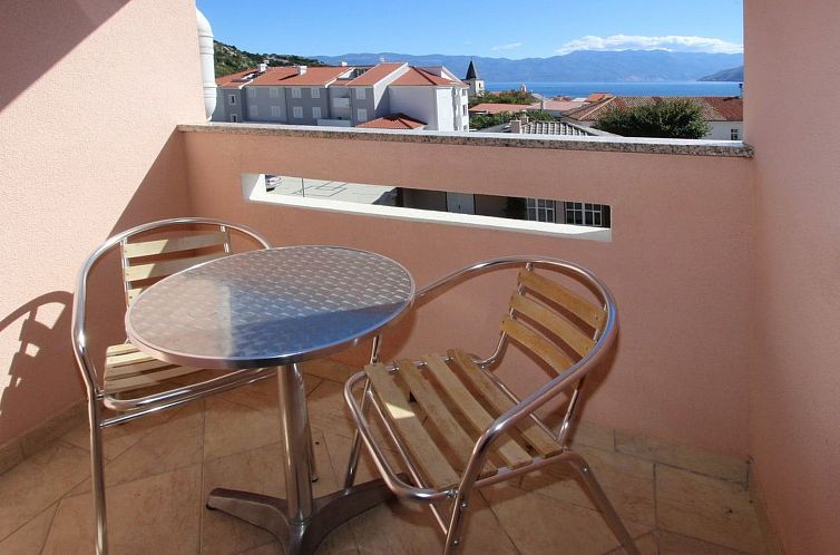 Appartement Charmantes Appartement in Baška mit Eigenem Bal