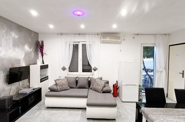 Unterkunft 1043935 - Appartement Kvarner - Appartement Charmante Ferienwohnung in Baška mit Eigener Te