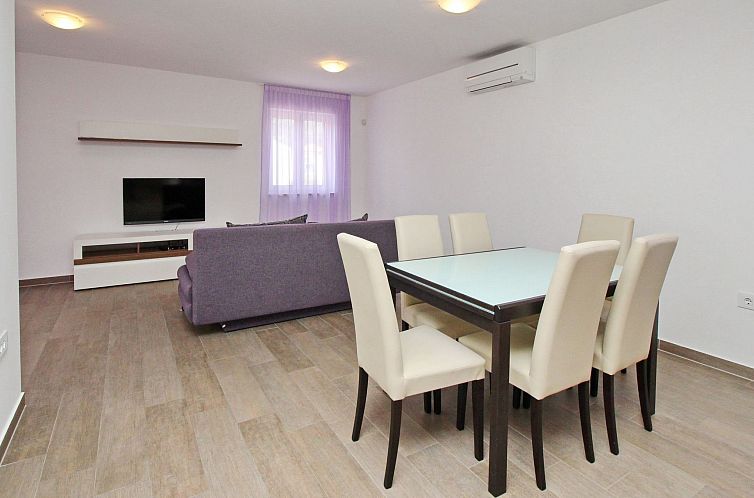 Appartement in Baška mit Terrasse