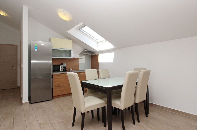 Appartement in Baška mit Terrasse