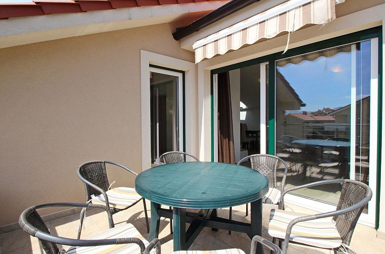 Appartement in Baška mit Terrasse