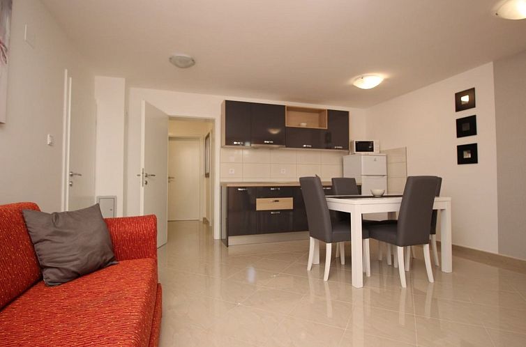 Appartement Nettes Appartement in Baška mit Gemeinsamer Ter