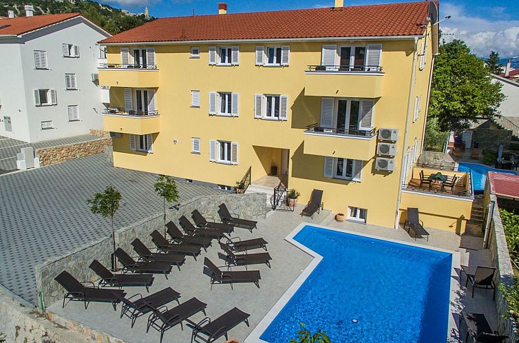 Appartement Nettes Appartement in Baška mit Gemeinsamer Ter
