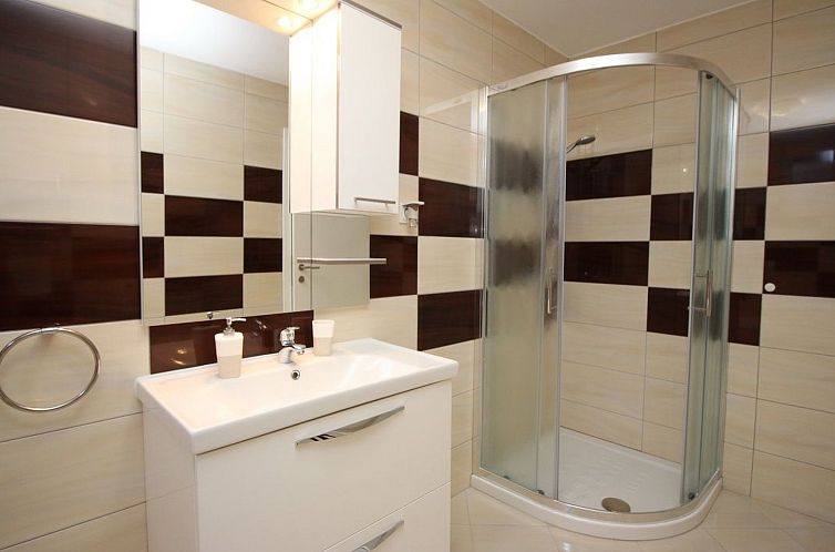 Appartement Appartement in Baška mit gemeinsamem Pool und G