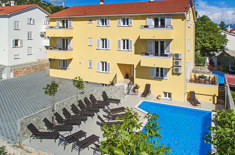 Appartement Appartement in Baška mit gemeinsamem Pool und G