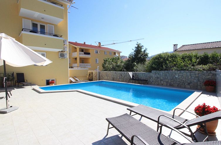 Appartement Appartement in Baška mit gemeinsamem Pool und G