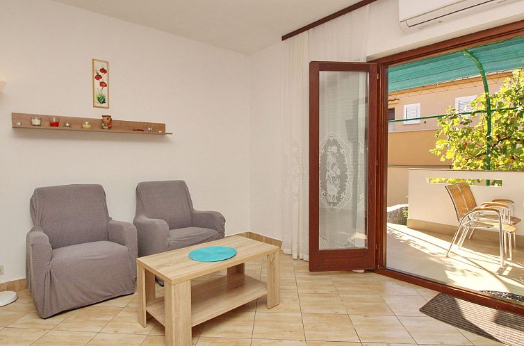 Appartement Charmante Wohnung in Baška mit Eigener Terrasse