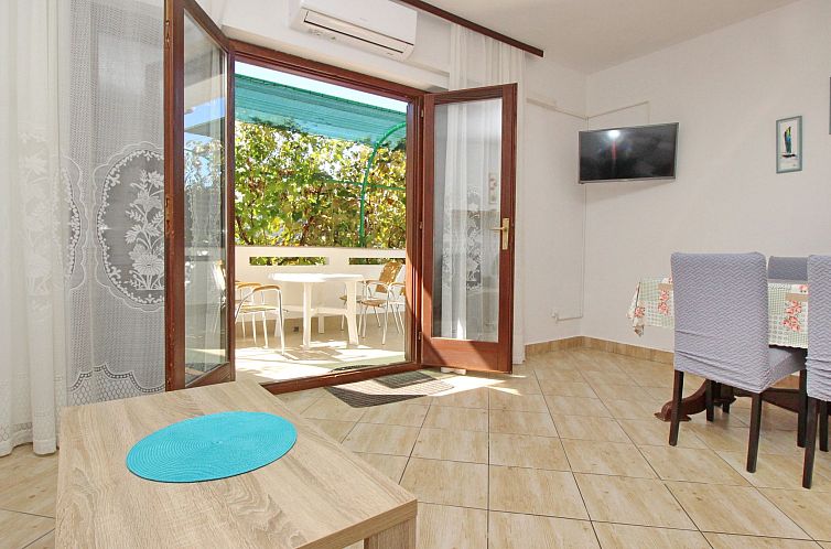 Appartement Charmante Wohnung in Baška mit Eigener Terrasse