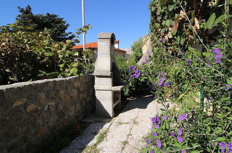 Appartement Charmante Wohnung in Baška mit Eigener Terrasse