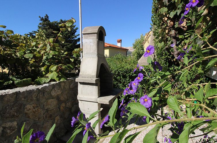 Appartement Charmante Wohnung in Baška mit Eigener Terrasse