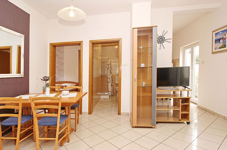 Appartement in Baška mit Eigener Terrasse