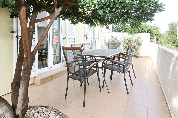 Appartement in Baška mit Eigener Terrasse