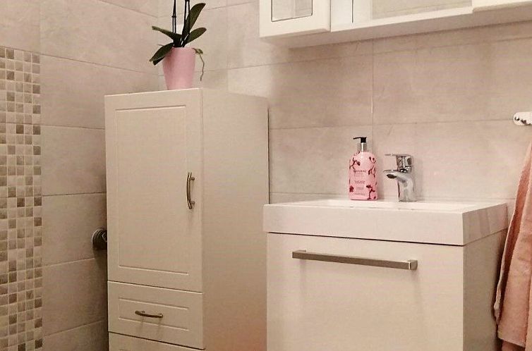 Appartement Studio-Apartment mit Terrasse und Parkplatz