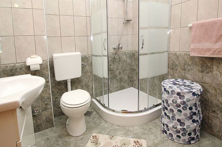 Appartement Charmante Ferienwohnung in Baška mit Eigenem Ba