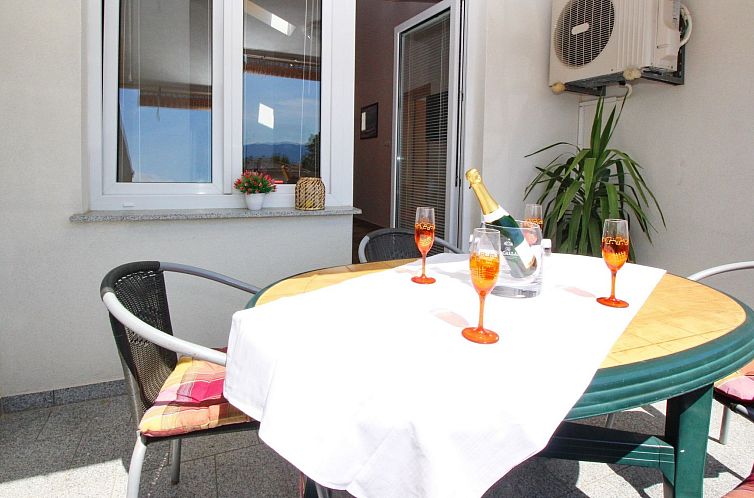 Appartement Charmante Ferienwohnung in Baška mit Eigenem Ba