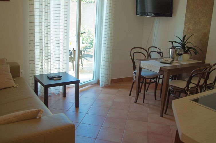 Appartement Modernes Apartment mit großer Terrasse und Gril