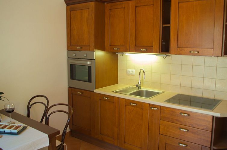 Appartement Modernes Apartment mit großer Terrasse und Gril