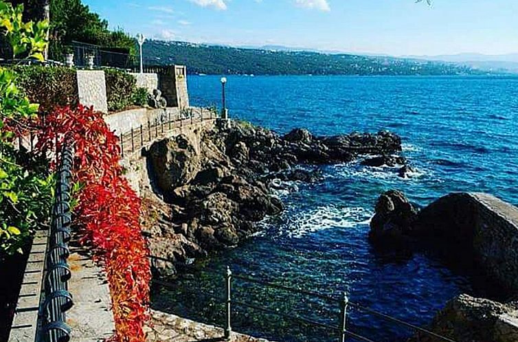 Appartement Modernes Apartment mit großer Terrasse und Gril