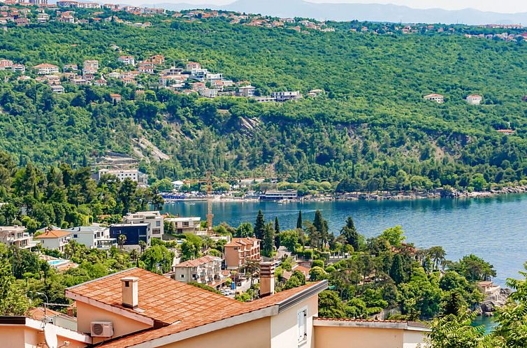 Appartement Großzügiges, modernes Apartment mit Terrasse u