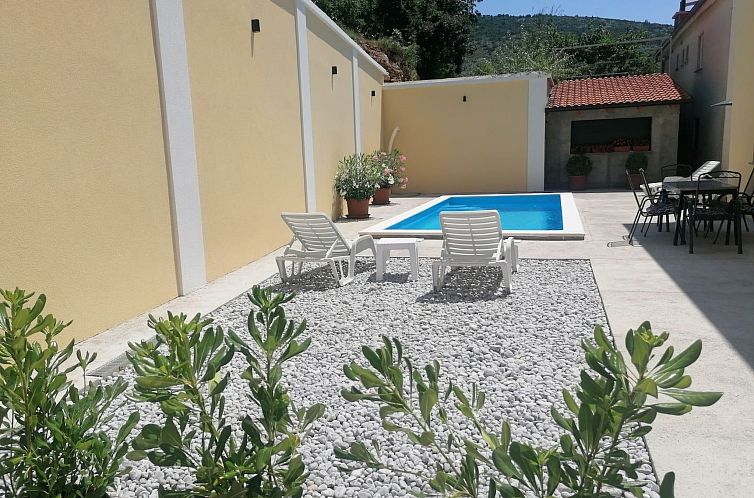 Appartement Gesamte Wohnung mit Terrasse und Meerblick