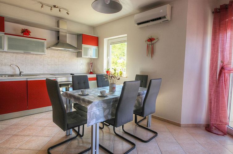 Appartement Gesamte Wohnung mit Terrasse und Meerblick