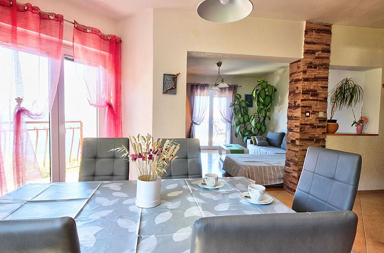Appartement Gesamte Wohnung mit Terrasse und Meerblick