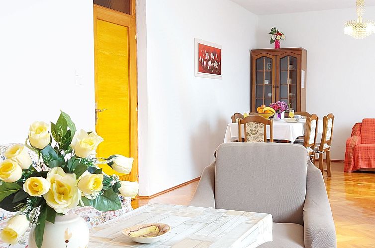 Vakantiehuis Holiday House Jure