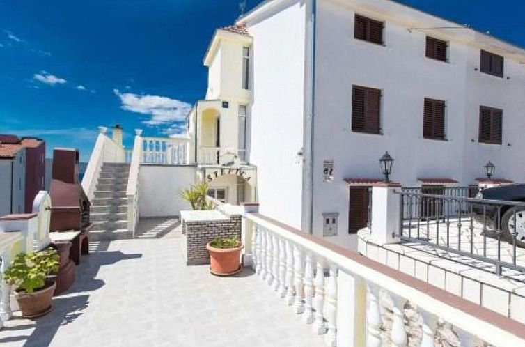 Appartement Wohnung in Dramalj mit Möbliertem Balkon