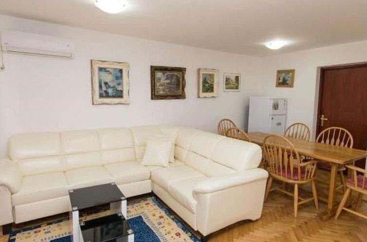Appartement Appartement in Dramalj mit Möbliertem Balkon