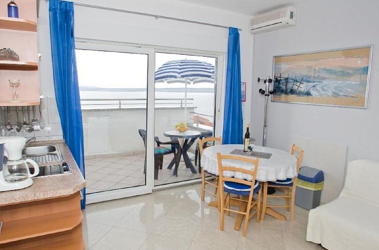 Appartement in Dramalj mit Terrasse