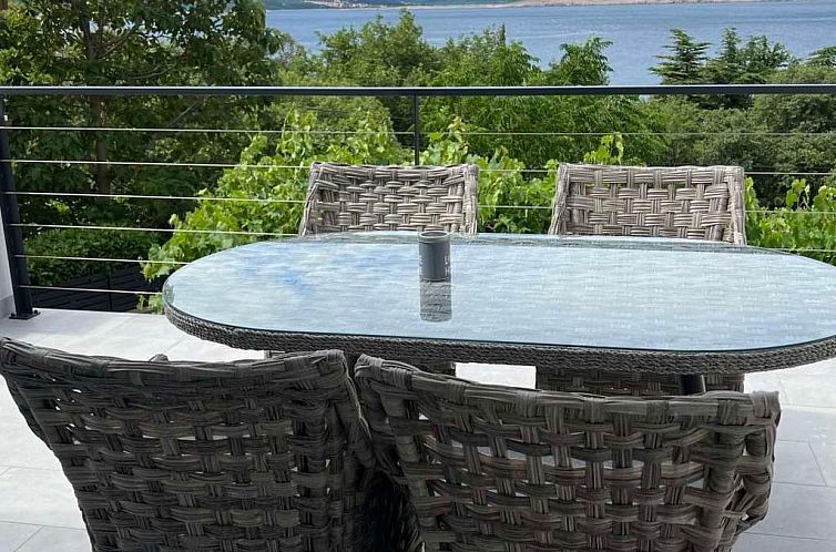 Guest house 1044243 - Apartment Kvarner - Appartement Komfortable Wohnung in Dramalj