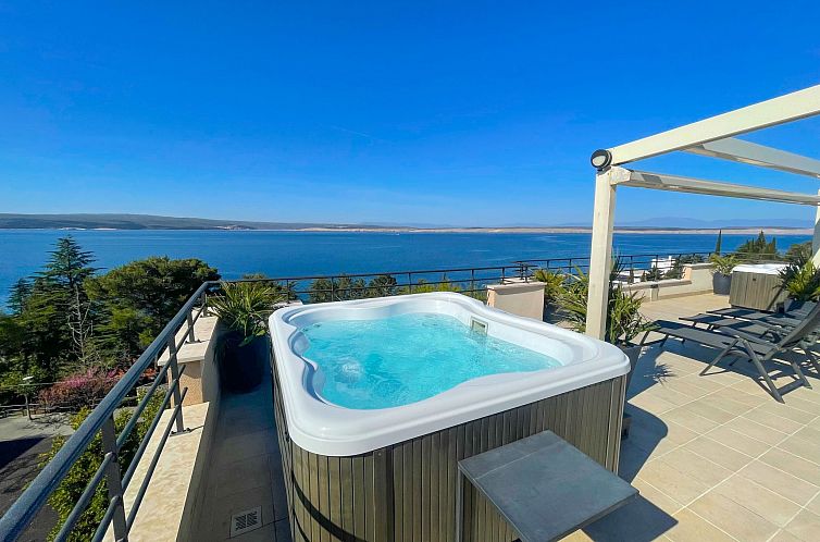 Appartement in Dramalj mit Terrasse