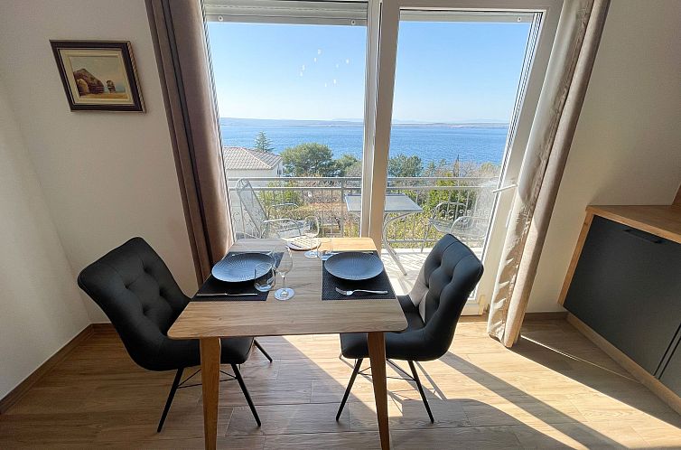 Appartement in Dramalj mit Terrasse