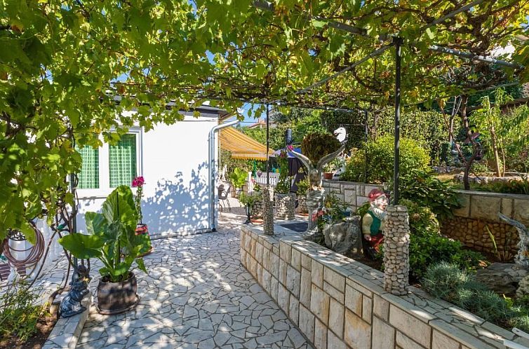 Unterkunft 1044251 - Appartement Kvarner - Appartement Appartement in Dramalj mit Terrasse und Grill