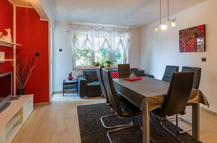 Appartement Appartement in Dramalj mit Terrasse und Grill