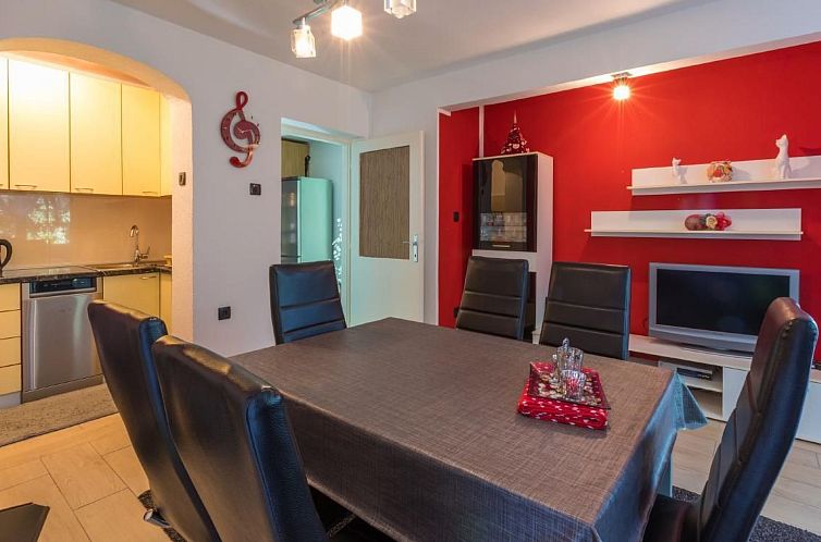 Appartement Appartement in Dramalj mit Terrasse und Grill