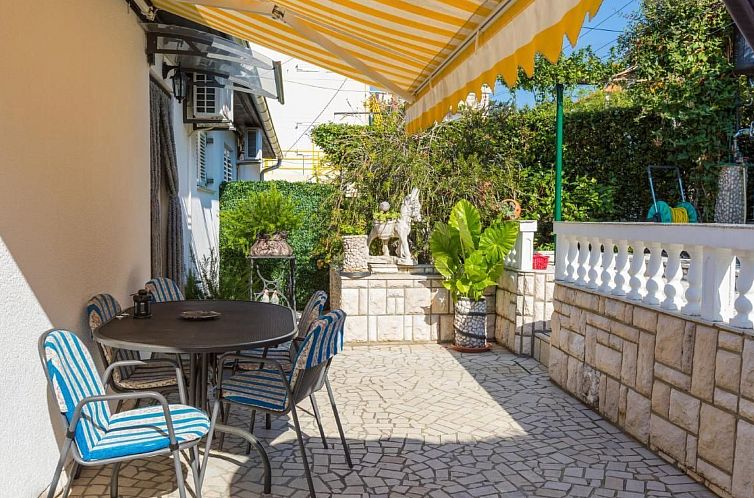 Appartement Appartement in Dramalj mit Terrasse und Grill